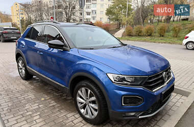 Внедорожник / Кроссовер Volkswagen T-Roc 2019 в Тернополе
