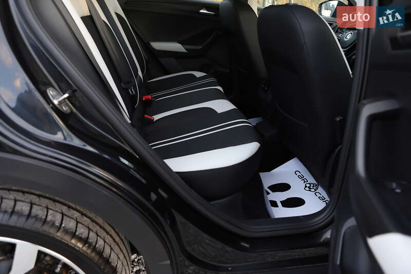 Внедорожник / Кроссовер Volkswagen T-Roc 2019 в Дрогобыче