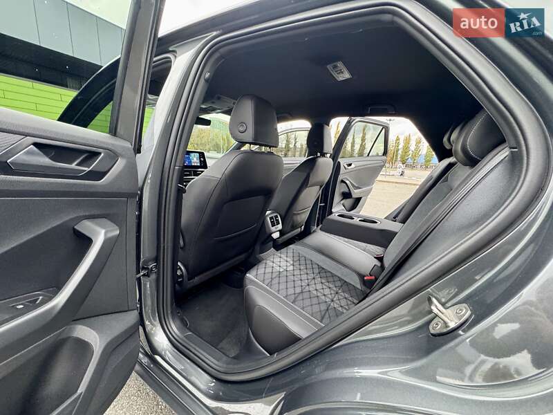 Позашляховик / Кросовер Volkswagen T-Roc 2024 в Києві
