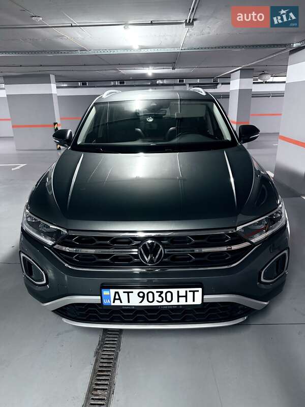Позашляховик / Кросовер Volkswagen T-Roc 2023 в Івано-Франківську