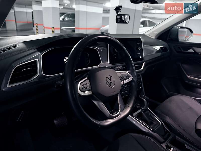 Позашляховик / Кросовер Volkswagen T-Roc 2023 в Івано-Франківську