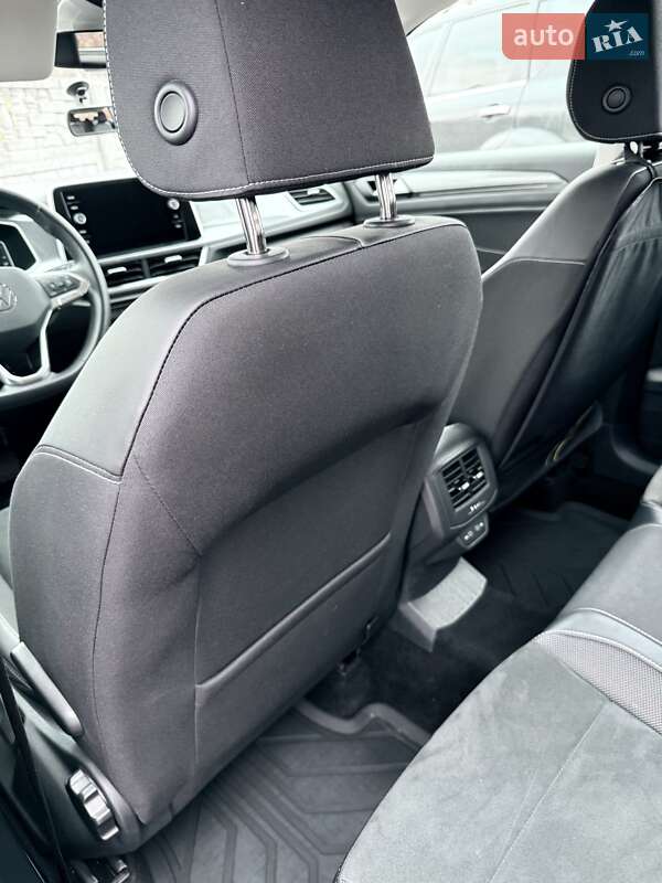 Позашляховик / Кросовер Volkswagen T-Roc 2023 в Івано-Франківську