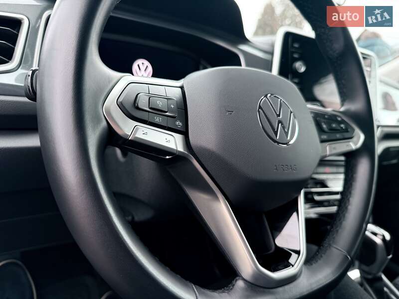 Позашляховик / Кросовер Volkswagen T-Roc 2023 в Івано-Франківську