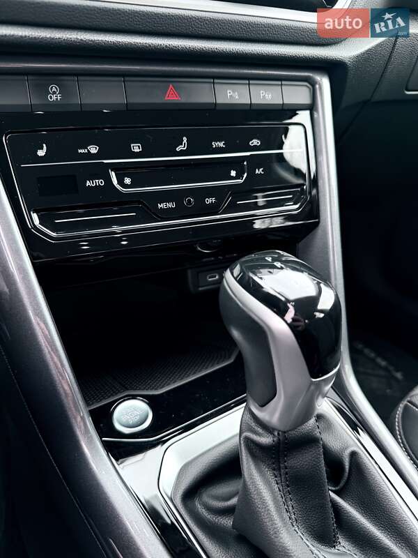 Позашляховик / Кросовер Volkswagen T-Roc 2023 в Івано-Франківську