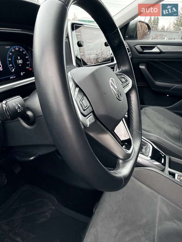 Позашляховик / Кросовер Volkswagen T-Roc 2023 в Івано-Франківську