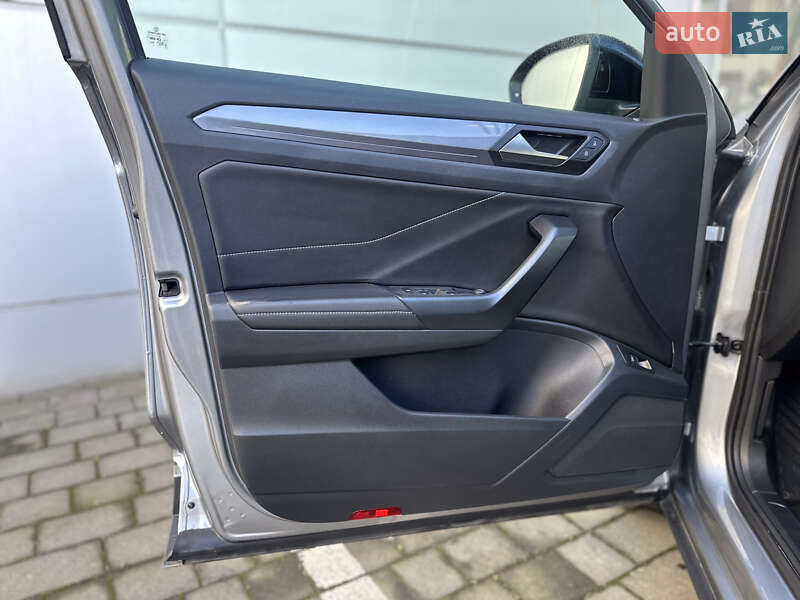 Позашляховик / Кросовер Volkswagen T-Roc 2022 в Івано-Франківську