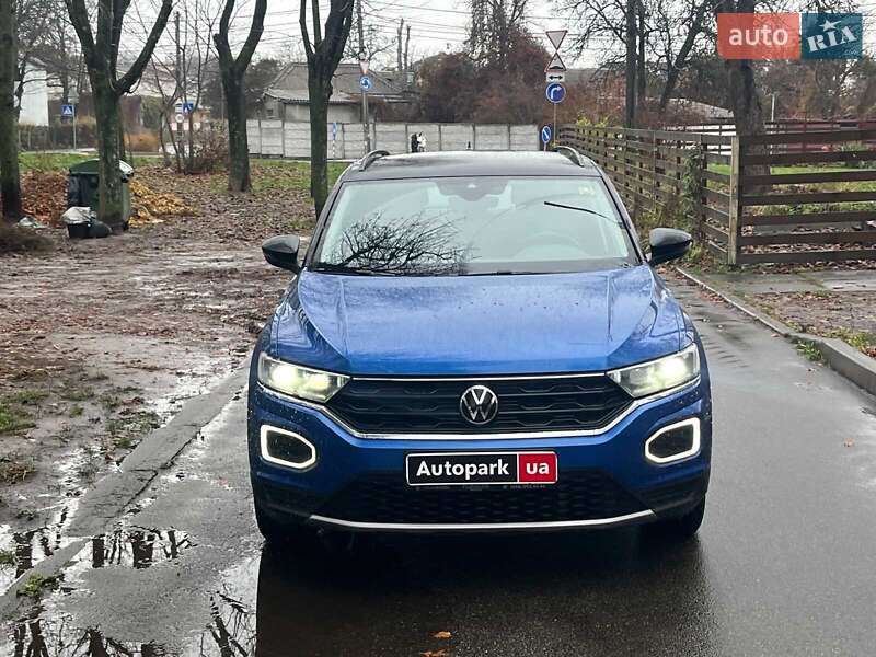 Внедорожник / Кроссовер Volkswagen T-Roc 2021 в Киеве