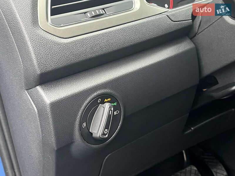 Внедорожник / Кроссовер Volkswagen T-Roc 2021 в Киеве