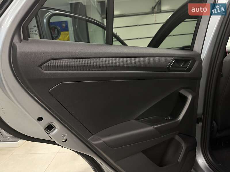 Внедорожник / Кроссовер Volkswagen T-Roc 2024 в Тернополе