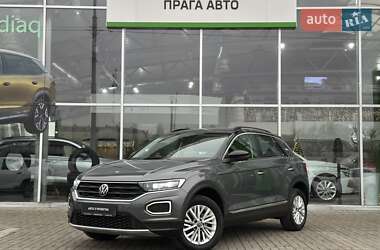 Позашляховик / Кросовер Volkswagen T-Roc 2021 в Києві