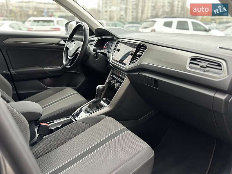 Внедорожник / Кроссовер Volkswagen T-Roc 2021 в Киеве