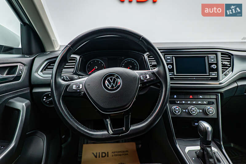 Позашляховик / Кросовер Volkswagen T-Roc 2021 в Києві