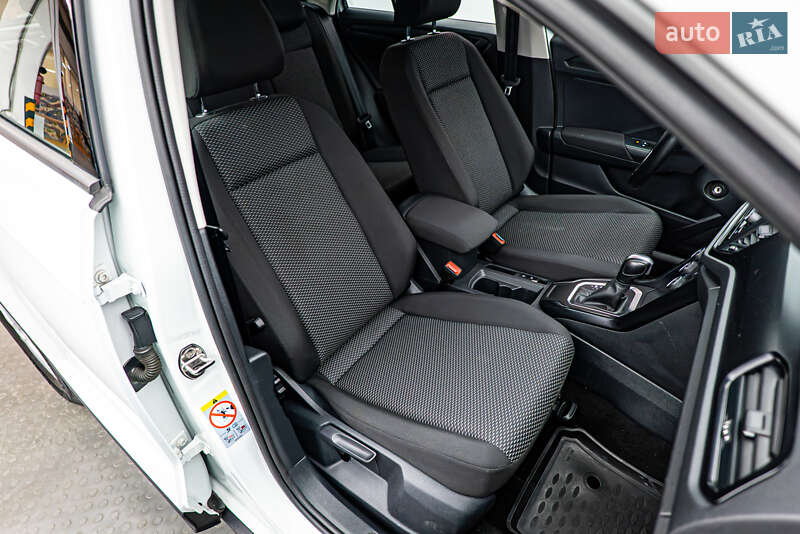 Позашляховик / Кросовер Volkswagen T-Roc 2021 в Києві