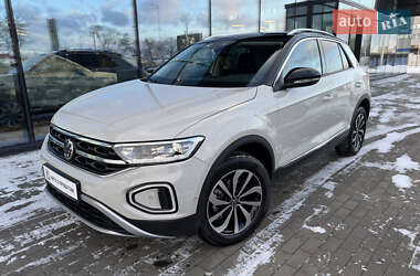 Внедорожник / Кроссовер Volkswagen T-Roc 2024 в Киеве