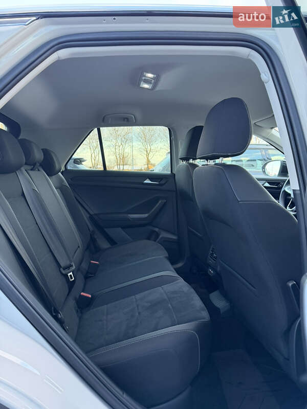 Позашляховик / Кросовер Volkswagen T-Roc 2024 в Києві