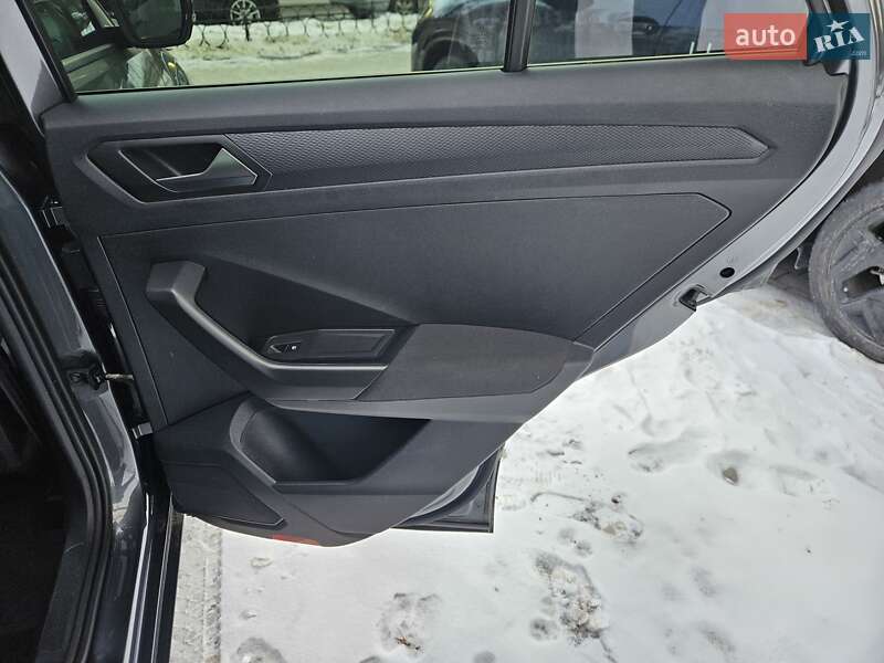 Позашляховик / Кросовер Volkswagen T-Roc 2020 в Києві фото 27 Позашляховик / Кросовер Volkswagen T-Roc 2020 в Києві