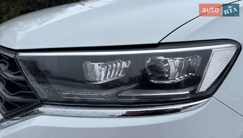 Внедорожник / Кроссовер Volkswagen T-Roc 2019 в Днепре