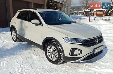 Позашляховик / Кросовер Volkswagen T-Roc 2023 в Києві