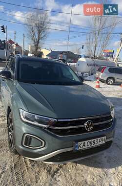 Позашляховик / Кросовер Volkswagen T-Roc 2022 в Києві