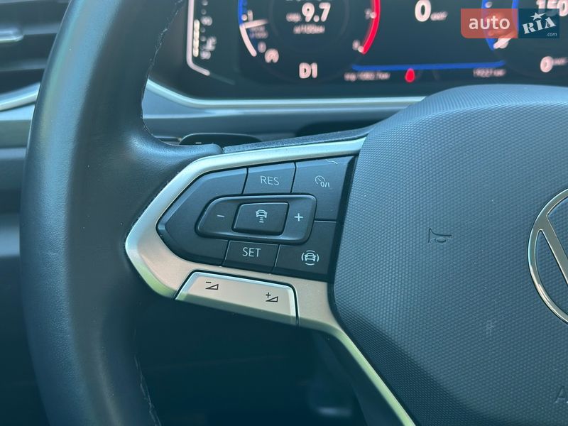 Внедорожник / Кроссовер Volkswagen T-Roc 2023 в Киеве