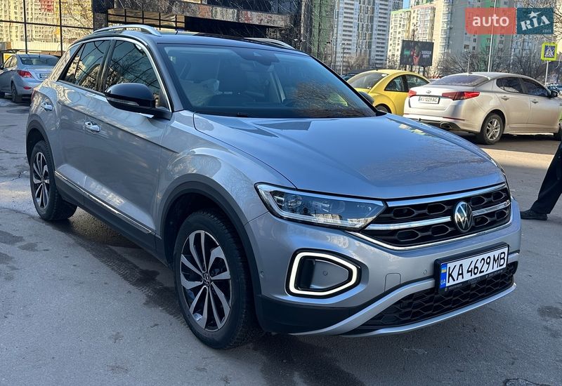 Внедорожник / Кроссовер Volkswagen T-Roc 2023 в Киеве