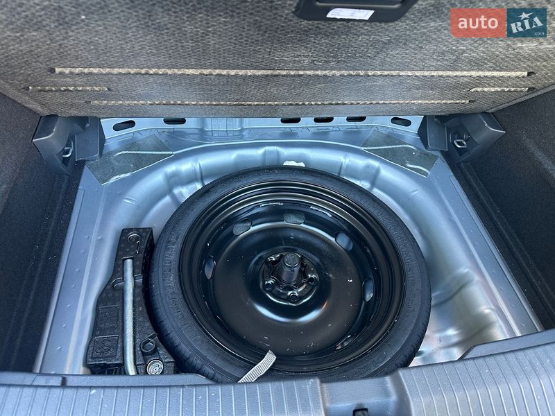 Внедорожник / Кроссовер Volkswagen T-Roc 2023 в Киеве