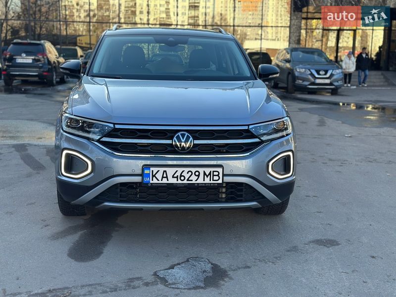 Внедорожник / Кроссовер Volkswagen T-Roc 2023 в Киеве
