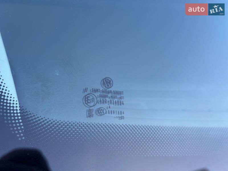 Внедорожник / Кроссовер Volkswagen T-Roc 2023 в Киеве