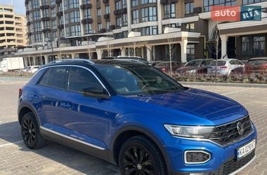 Позашляховик / Кросовер Volkswagen T-Roc 2021 в Києві