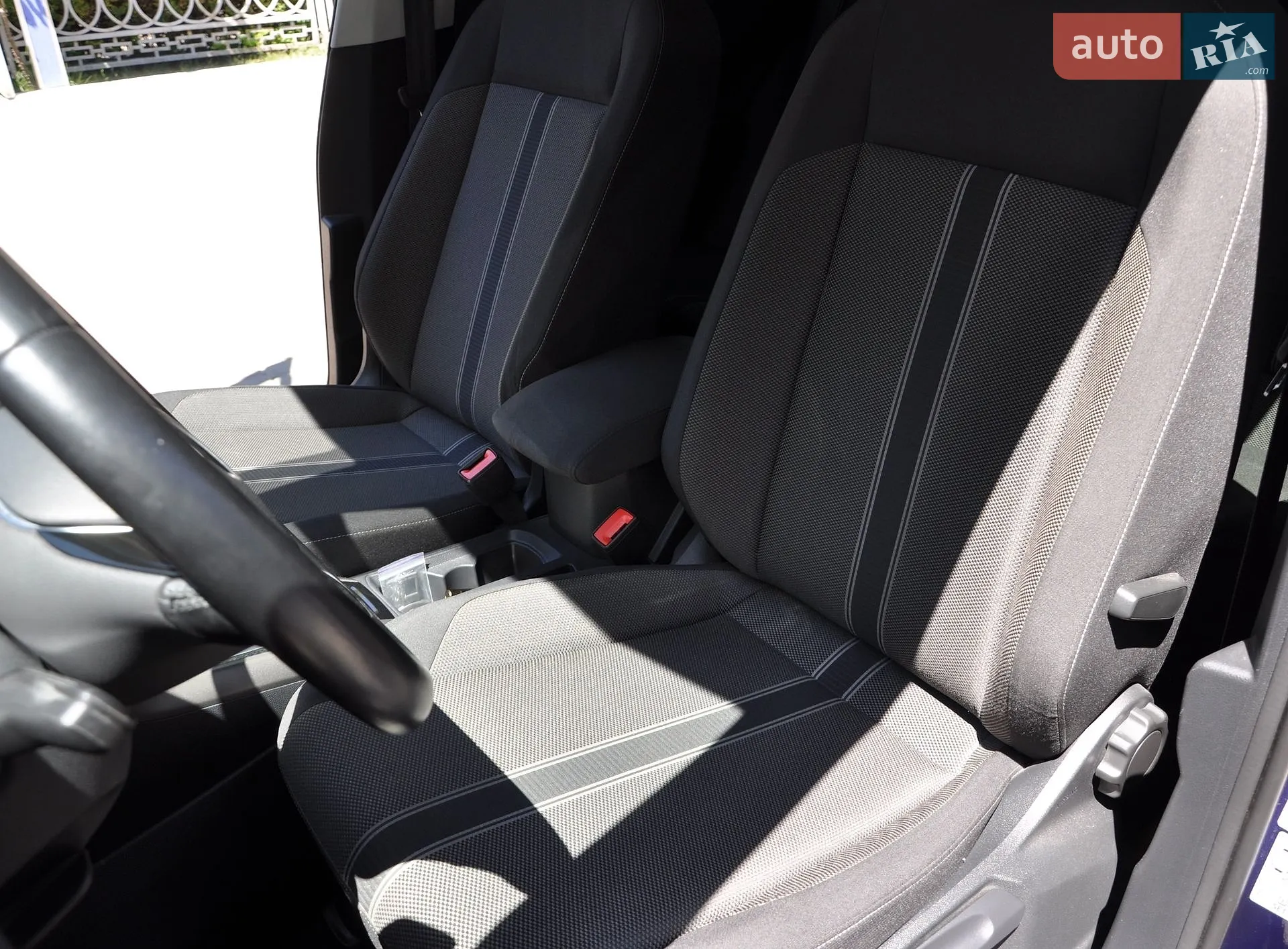 Volkswagen T-Roc 2020 VIN WVGZZZA1ZMV045212 фото оголошення 28 з 48