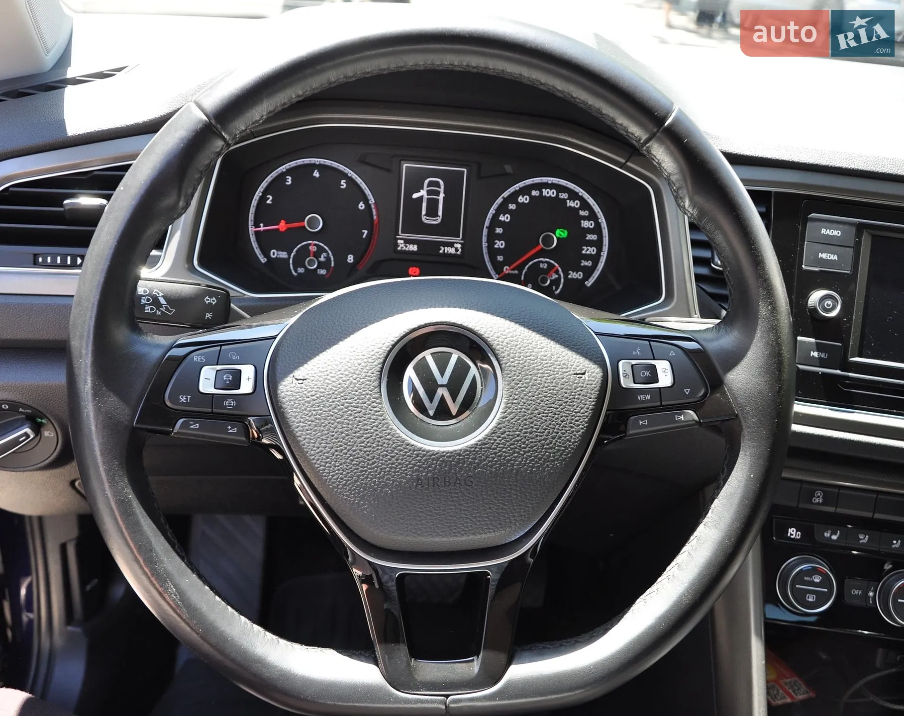 Volkswagen T-Roc 2020 VIN WVGZZZA1ZMV045212 фото оголошення 31 з 48