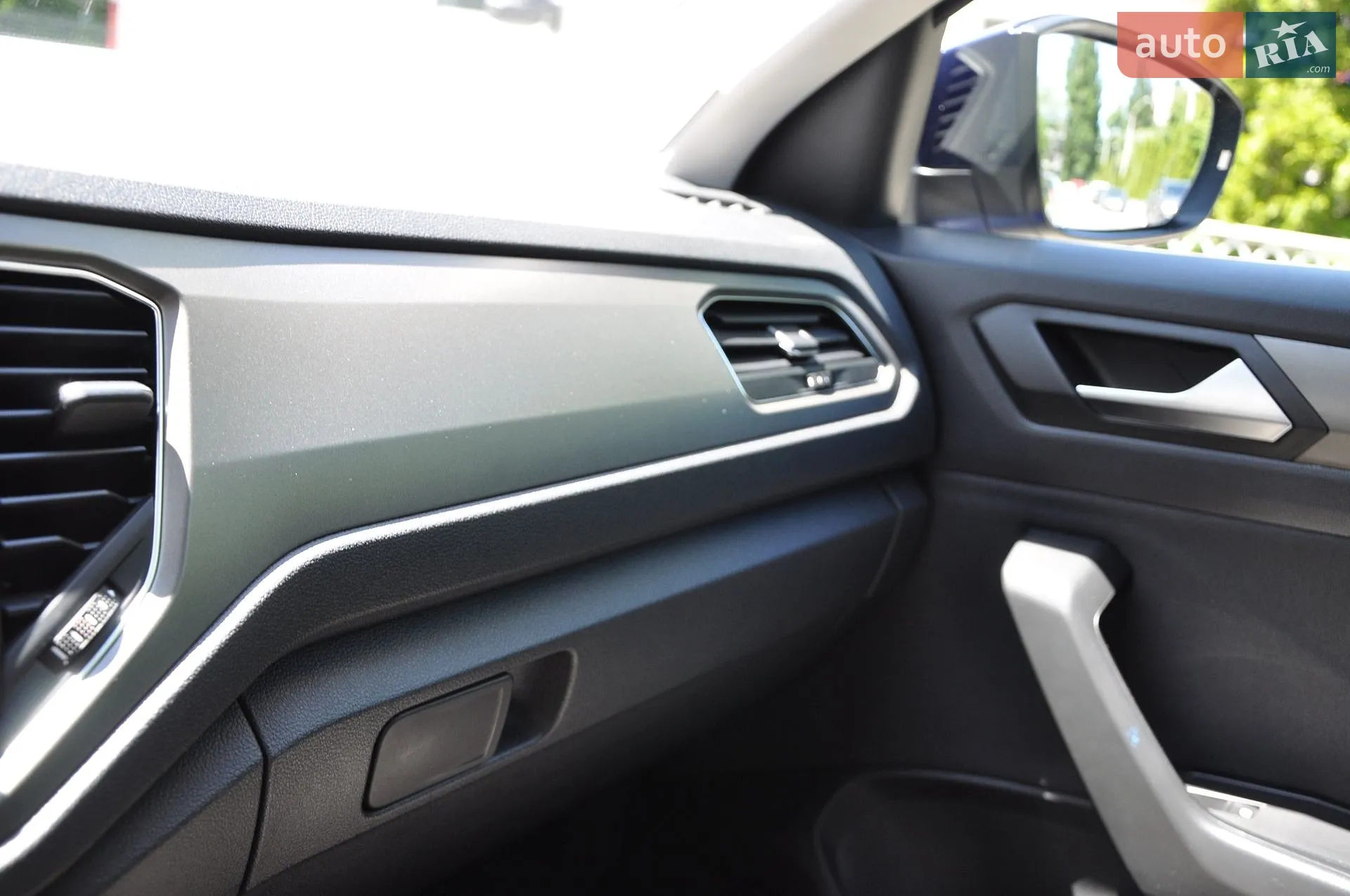 Volkswagen T-Roc 2020 VIN WVGZZZA1ZMV045212 фото оголошення 47 з 48