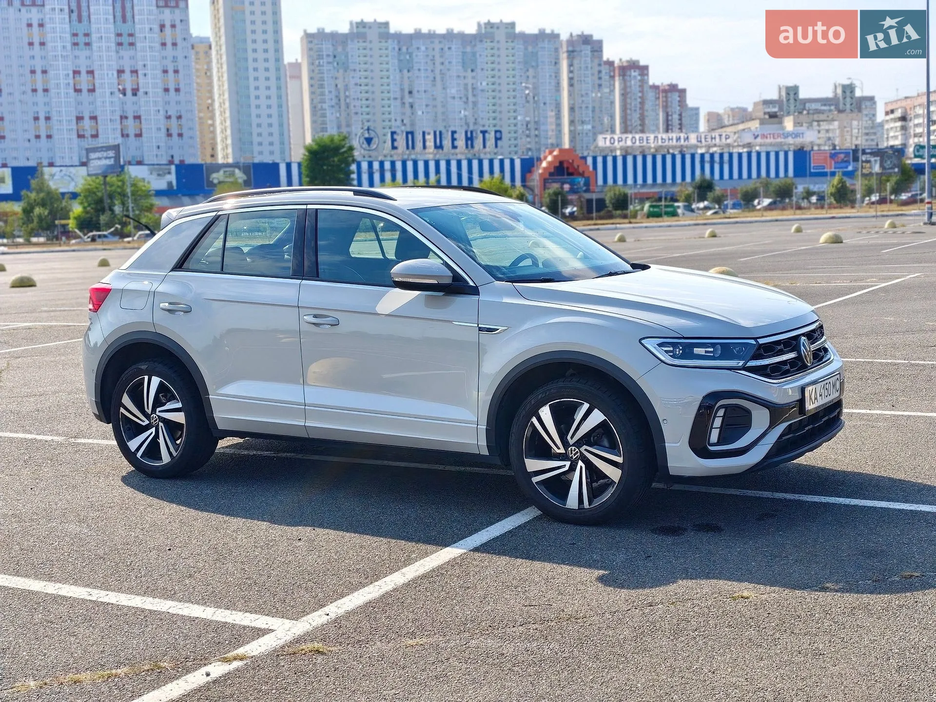 2023 Volkswagen T-Roc - фото 1