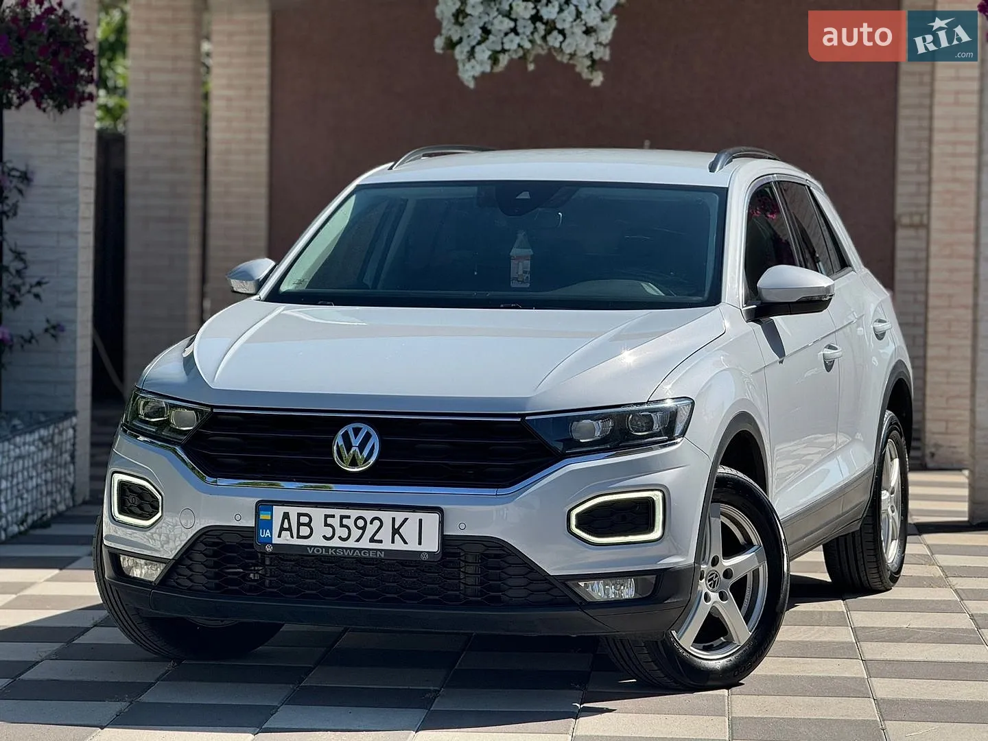 2018 Volkswagen T-Roc - фото 1