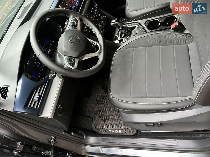Внедорожник / Кроссовер Volkswagen Taos 2023 в Киеве