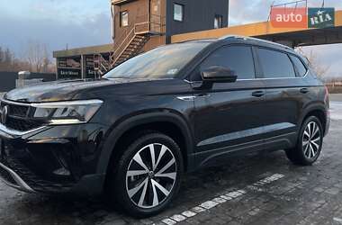 Позашляховик / Кросовер Volkswagen Taos 2022 в Львові