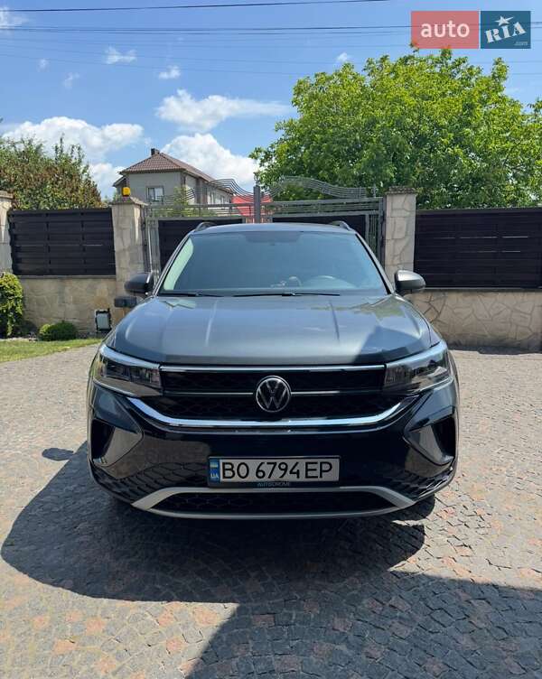Volkswagen Taos 2021