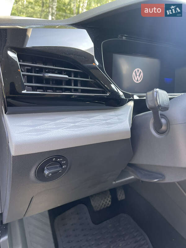 Позашляховик / Кросовер Volkswagen Taos 2021 в Києві