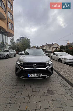 Volkswagen Taos 2021