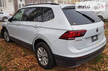 Внедорожник / Кроссовер Volkswagen Tiguan Allspace 2018 в Черновцах