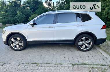 Внедорожник / Кроссовер Volkswagen Tiguan Allspace 2018 в Черновцах