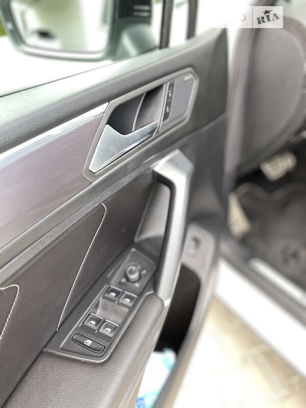 Внедорожник / Кроссовер Volkswagen Tiguan Allspace 2019 в Кицмани фото 22 Внедорожник / Кроссовер Volkswagen Tiguan Allspace 2019 в Кицмани