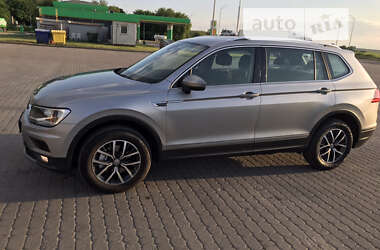 Внедорожник / Кроссовер Volkswagen Tiguan Allspace 2020 в Радивилове