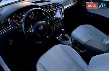Внедорожник / Кроссовер Volkswagen Tiguan Allspace 2018 в 