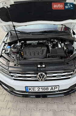 Внедорожник / Кроссовер Volkswagen Tiguan Allspace 2018 в 