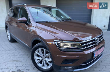 Внедорожник / Кроссовер Volkswagen Tiguan Allspace 2018 в 