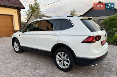 Внедорожник / Кроссовер Volkswagen Tiguan Allspace 2020 в 