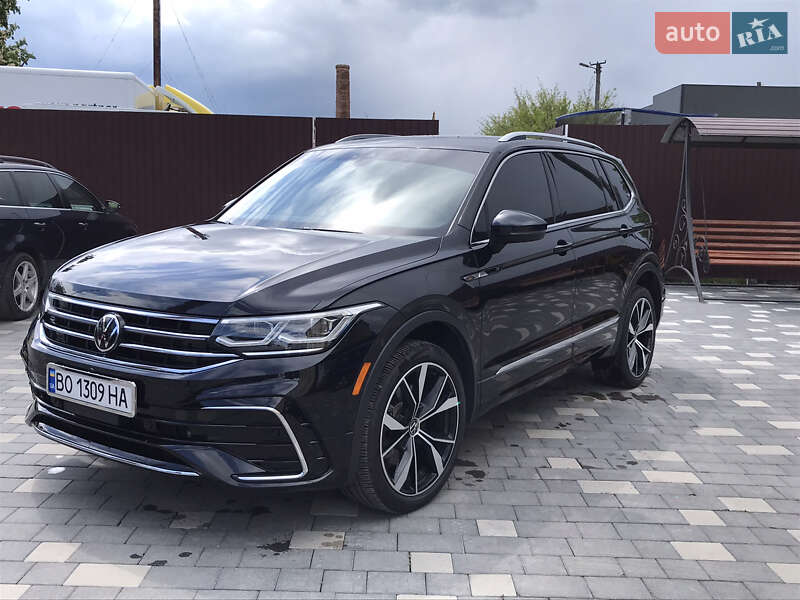 Внедорожник / Кроссовер Volkswagen Tiguan Allspace 2022 в 