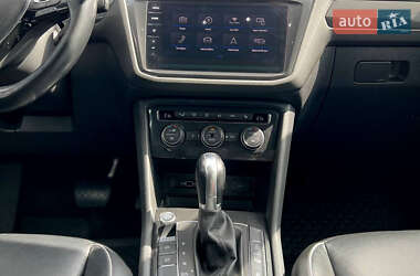 Позашляховик / Кросовер Volkswagen Tiguan Allspace 2018 в 
