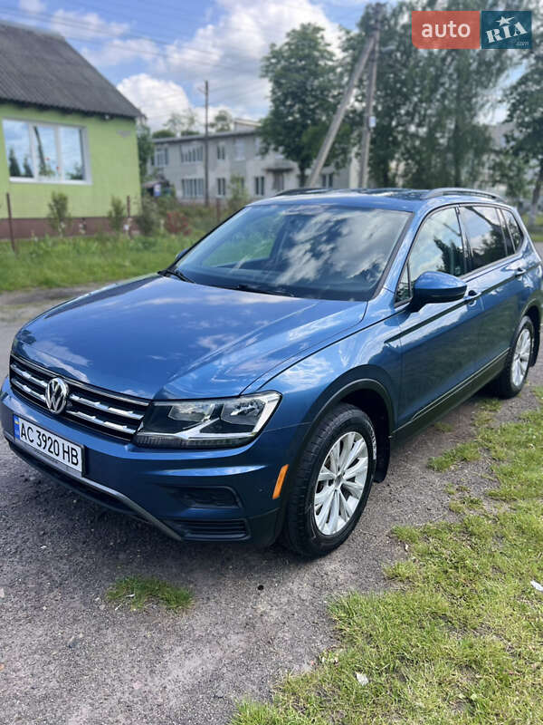 Внедорожник / Кроссовер Volkswagen Tiguan Allspace 2018 в 